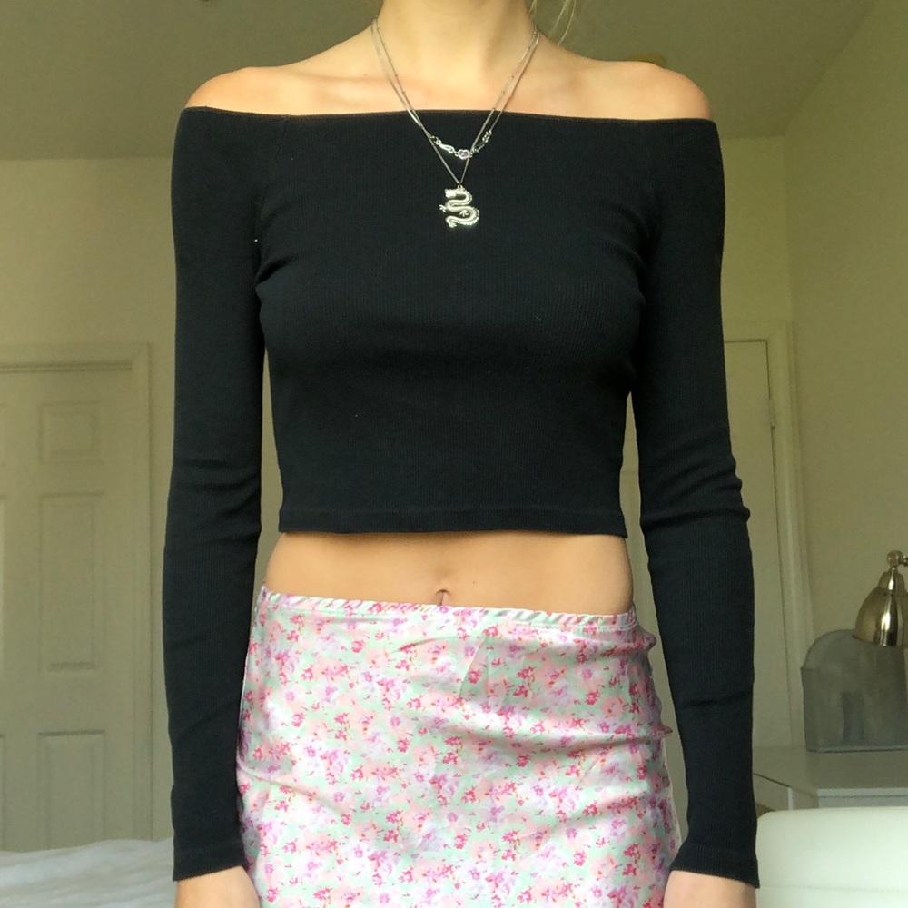 ❌SOLD❌ Brandy Melville Black Long Sleeved Top